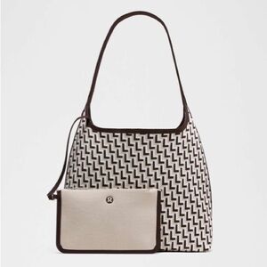 Lululemon shoulder bag 12l L monogram knit